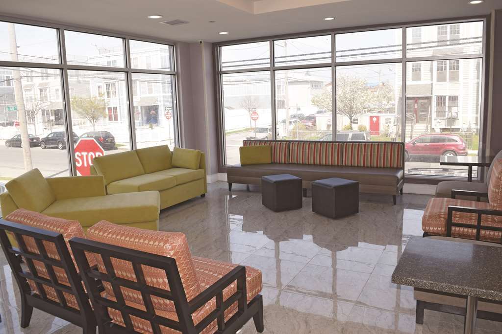 ניו יורק La Quinta Inn & Suites Far Rockaway - Beach Hotel מראה פנימי תמונה