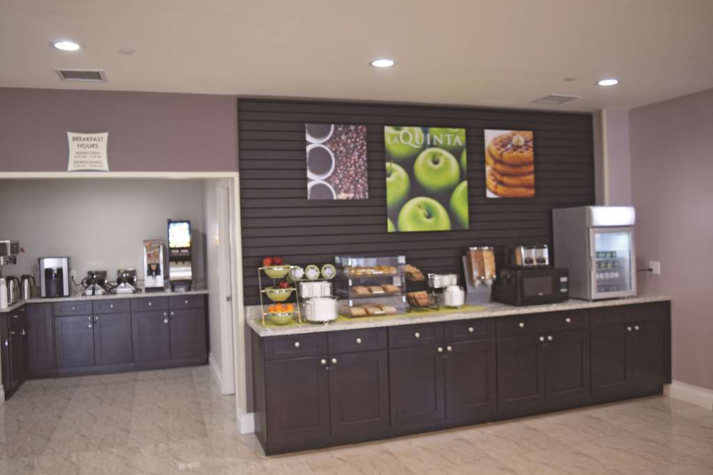 ניו יורק La Quinta Inn & Suites Far Rockaway - Beach Hotel מתקנים תמונה