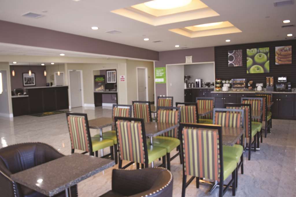 ניו יורק La Quinta Inn & Suites Far Rockaway - Beach Hotel מתקנים תמונה